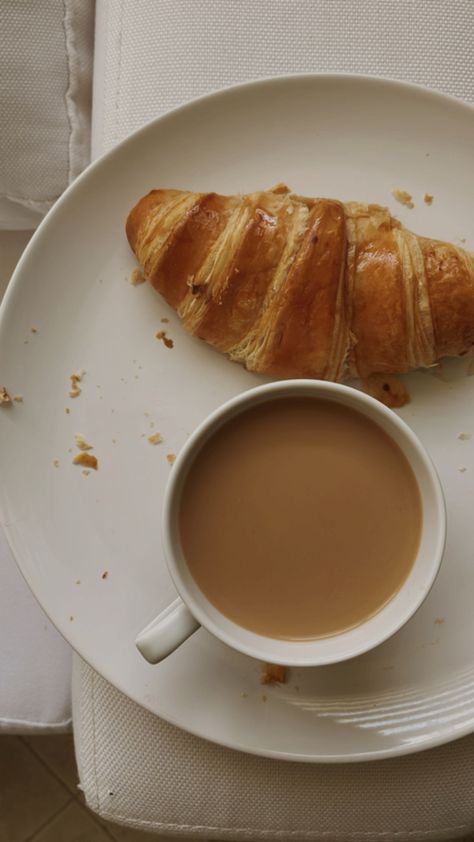 Croissant Aesthetic Photography, Croissant Aesthetic, Croissant And Coffee, Coffee And Croissants, Coffee Pics, Insta Stories Ideas, Mini Breakfast, Coffee Bread, Shop Photography