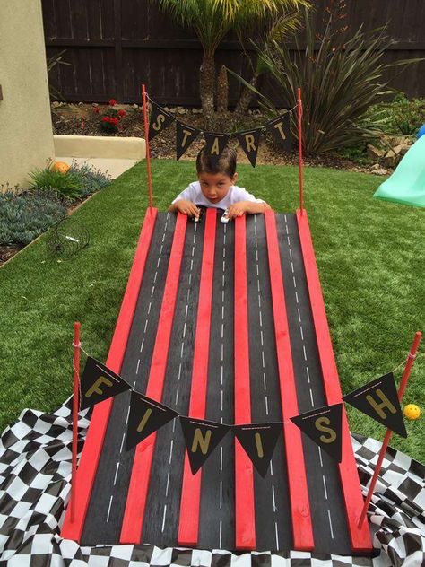 Car Birthday Party Ideas, Race Car Birthday Party Ideas, Auto Party, 4de Verjaardag, Racing Birthday, Blaze Birthday, Hotwheels Birthday Party, Car Birthday Party, Hot Wheels Birthday