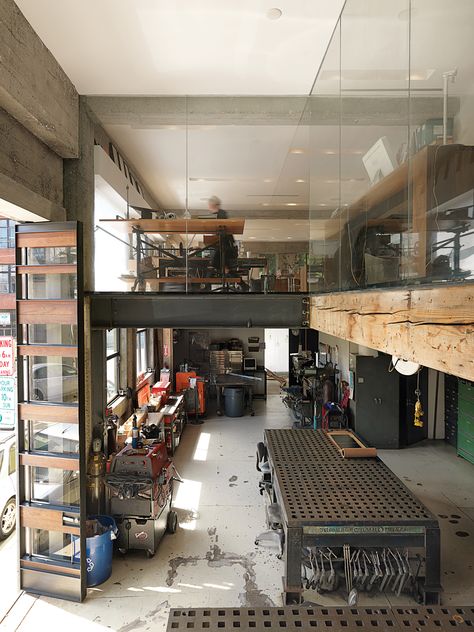 sand-studios-workshop Officine In Garage, Loft Garage, Garage Designs, Plan Garage, Garage Loft, Steel Beams, Design Del Prodotto, Wooden Beams, Industrial Loft