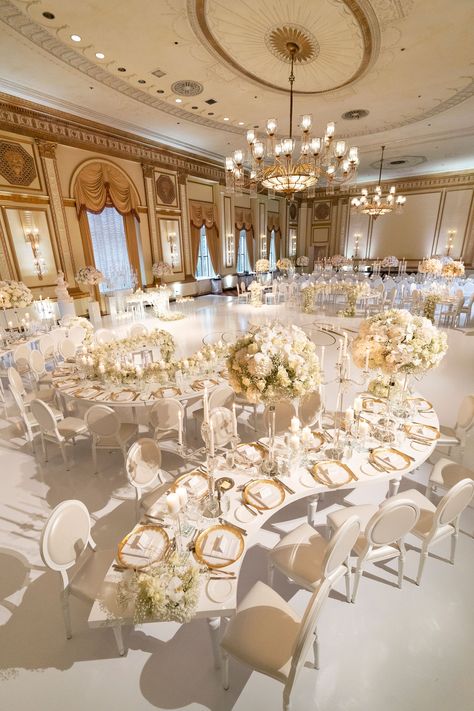 White Wedding Decorations, Dream Wedding Reception, White Wedding Theme, Dream Wedding Decorations, Gold Wedding Theme, All White Wedding, Venue Decorations, Wedding Venue Decorations, Venue Decor