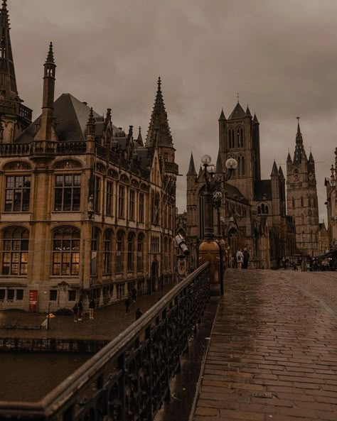 Dark Academia Architecture, Dark Academia Building, Academia Architecture, Scotland Aesthetic, Dark Acadamia, Building Aesthetic, Aesthetic Dark Academia, Dark Academy, After Life