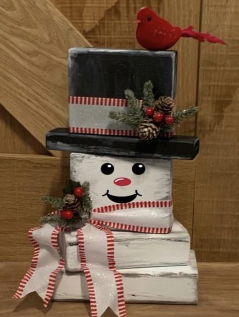 Old School Christmas Decorations, Snowman Crafts For Adults, 2x4 Snowman, Diy Wood Snowman, Diy Dollar Tree Christmas Crafts, Wood Blocks Christmas, Santa Craft, Snowman Diy, Winter Board