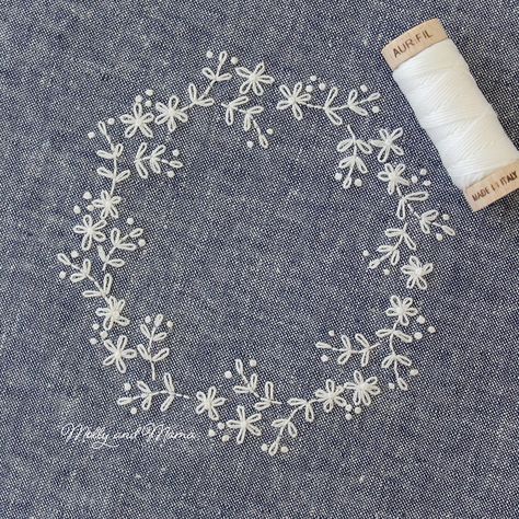 Embroidery Wreath Pattern, Upcycling Clothes Ideas, Embroidery Wreath, Circle Embroidery, Straight Stitch Sewing, Stitch Types, Hand Stitching Techniques, Linen Background, Lazy Daisy Stitch