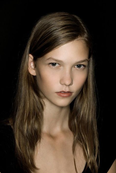 Runway Hair, Small Lips, Lip Beauty, Makeup Tut, Karlie Kloss, Fall Makeup, Uneven Floor, Beauty Icons, Cute Makeup