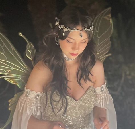 Fairy Photoshoot, Fairy Halloween Costumes, Fair Outfits, Fairy Hair, Fairy Aesthetic, Fairy Makeup, Fairy Birthday, Fairy Parties, Halloween Inspo