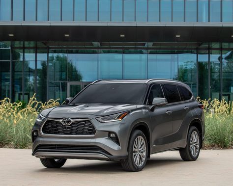 2025 Toyota Highlander Screen Acreage Grows, Hybrid Adds Standard AWD Nascar Racers, Best Pickup Truck, Manifesting Life, Toyota Hybrid, Toyota Highlander Hybrid, Car Buying Guide, Digital Gauge, Flower Art Drawing, Mid Size Suv