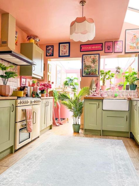 Pink And Green Kitchen, Retro Pink Kitchens, Green Kitchen Designs, Quirky Kitchen, Pastel Interior, Pastel Home Decor, Pastel Kitchen, Pastel House, Victorian Terrace