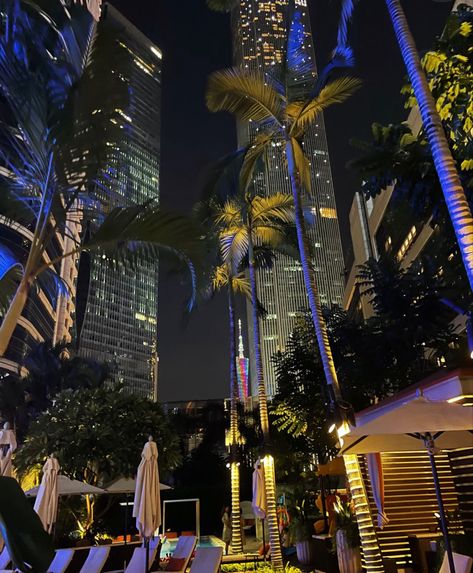 Miami Vacation Aesthetic, Fancy Places, Pretty Cities, City View Night, Miami Nightlife, Dubai Aesthetic, Night Scenery, Pretty Landscapes, Luxury Lifestyle Dreams