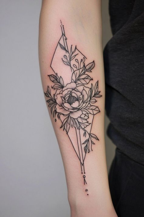 Geometric floral tattoo on a person's forearm. Minimalist Geometric Tattoo, Minimalist Body Art, Fine Line Tattoos For Women, Line Tattoos For Women, Geometrical Tattoo, Fine Line Tattoo Designs, Line Tattoo Designs, Simple Symbols, Fine Line Tattoo Ideas