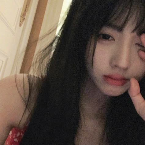 Manga Woman, Cute Egirl, Girls Diary, Black Hair Kpop, Hair Icon, Aesthetic Couple, Ju Jingyi, Aesthetic Women, Poses For Photos