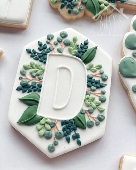 Busy B Bakehouse- Madison on Instagram: “Be-leaf me, you’re gonna love this set!🌿 ⠀ ⠀ ⠀ ⠀ ⠀ ⠀ #greenarycookie #monogramcookies #babyshowercookies #decoratedcookies #ediableart…” Greenery Royal Icing Cookies, Greenery Cookies Decorated, Name Cookies Decorated, Gemstone Cookies, Plant Cookies, Initial Cookies, No Bake Sugar Cookies, Monogram Cookies, Fancy Cupcakes