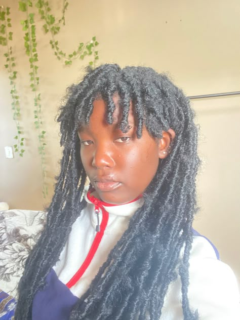 #butterflylocs #blackgirlshairstyles Butterfly Locs Bangs, Butterfly Locs With Bangs, Faux Locs With Bangs, Locs With Bangs, Butterfly Bangs, Hairstyle Reference, Short Locs, Butterfly Locs, Short Locs Hairstyles