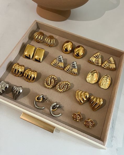 Can we just take a moment to appreciate all these beauties? 🥰 Statement earrings are so in love and we are here for Statement Pieces Jewelry, Minimalist Accessories Jewellery, Afro Jewelry, Jewelry Earings, Statement Piece Jewelry, Dope Jewelry Accessories, Minimalist Accessories, Brand Accessories, Earring Box