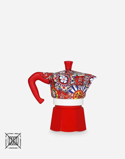 Bialetti Moka, Coffee Ritual, Moka Pot, Unique Colours, Italian Coffee, Espresso Maker, Coffee Accessories, Dolce E Gabbana, Blended Coffee