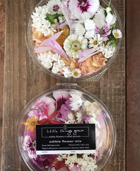 Edible flower packaging Edible Flowers Packaging, Dried Edible Flowers, Edible Flowers Aesthetic, Edible Flower Meals, Edible Dried Flower Cakes, Potions For Kids, Kitchen Bouquet, Bouquet Recipe, Edible Flowers Cake