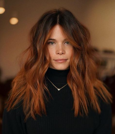 Copper With Dark Roots Hair, Cinnamon Hair With Shadow Root, Cowboy Copper Shadow Root, Dark Roots With Copper Balayage, Dark Rooted Copper Hair, Cowboy Copper Dark Root, Cowboy Copper With Shadow Root, Auburn With Copper Balayage, Balayage On Copper Hair