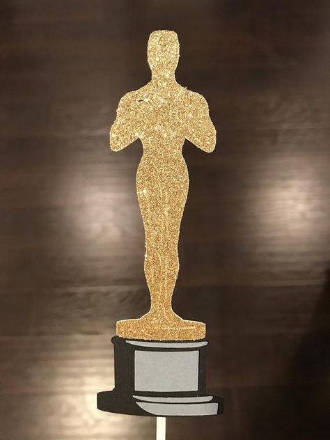 Oscar Statue, Train Birthday Theme, First Birthday Centerpieces, Oscars Party Ideas, Red Carpet Theme, Hollywood Party Theme, Bollywood Theme, Movie Themed Party, Red Carpet Party