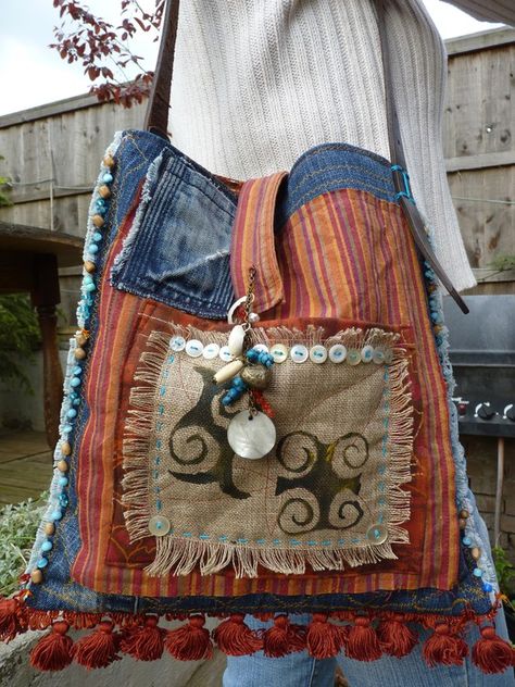 One of a kind cross body bag Tas Denim, Jean Purses, Sacs Tote Bags, Denim Handbags, Denim Purse, Bohemian Bags, Sewing Purses, Denim Crafts, Boho Bags