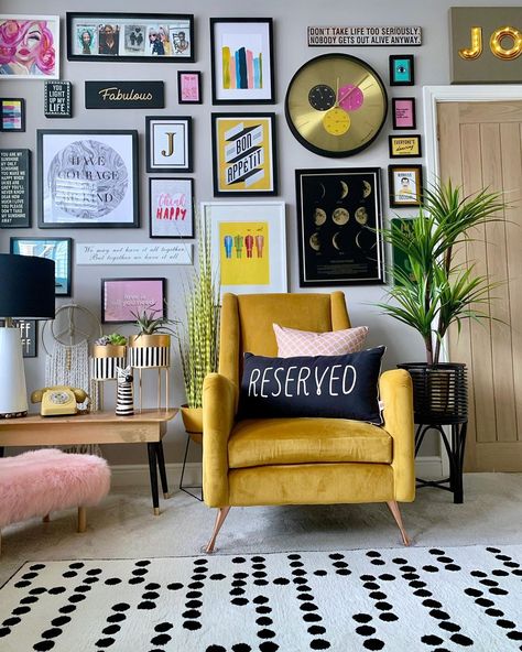 80s Retro Home Decor, Women Cave Room Ideas, Chilling Room, Eclectic Art Wall, Retro Diy, Colourful Living Room Decor, Gallery Wall Living Room, Colourful Living Room, Cloud Nine