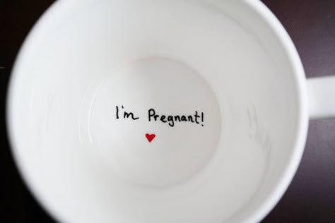 Im pregnant:) Vom Avea Un Copil, Im Pregnant, Announcing Pregnancy, Vogue Kids, Pregnancy Announcement Ideas, Babies Stuff, Pumping Moms, Baby Sleep Problems, I'm Pregnant