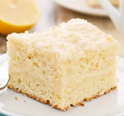 Cream Cheese Coffee Cake Coffee Crumb Cake, Low Calorie Cheese, Cream Cheese Cake Recipes, Easy Coffee Cake, Homemade Coffee Cake, Cheese Coffee Cake, Snacking Cake, Cream Cheese Coffee Cake, Coffee Cake Recipes Easy