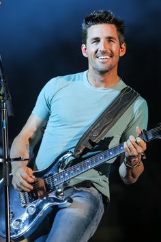 Hairstyles Country, Music Festival Hairstyles, Music Festival Hair, Male Country Singers, Festival Hairstyles, The Band Perry, Country Fan, Jake Owen, Country Music Festival