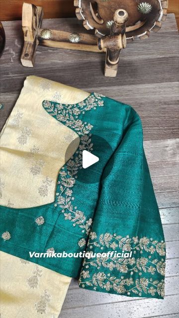 High Neck Blouses For Sarees, High Neck Maggam Work Blouse Designs, Computer Designs For Blouses, Trendy Maggam Work Blouse Designs, Trendy Blouse Designs Back Neck, Traditional Saree Blouse, Traditional Saree Blouse Designs, Boat Neck Blouses, Maggam Blouse