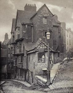 Victorian Street, Victorian England, Victorian London, Old London, Historical Pictures, British History, Old Photographs, Old Buildings, Vintage Photographs