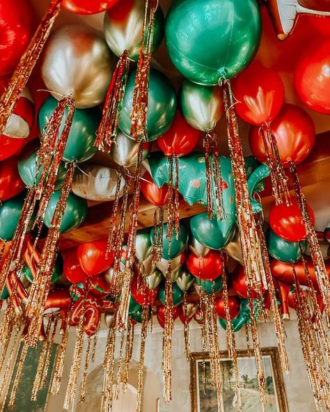 Balloon Therapy on Instagram: "tis the season to be jolly ✨❤️🎄#balloontherapy It's not too late to book Balloon Therapy for your holiday parties and events! Find more info at the link in our bio or by sending us a DM! • • • • • #hollyjolly #christmasmood #merrychristmas2023 #christmasiscoming #christmasballoons #hollyjollyvibes #christmashelium #heliumballoons #christmascountdown #qualatex #balloonstylist #christmasballoons #balloondecorations #balloonstyling #christmasdecorations🎄 #holidayballoons #itsbeginningtolookalotlikechristmas #itsthemostwonderfultimeoftheyear #christmasdecorations #tuftex #christmasdecorating #deckthehalls #christmaspartydecor #merryandbright" Balloon Therapy, Christmas Garage, Christmas Balloon Decorations, Holiday Balloons, Foil Curtain, Christmas Balloons, Tis The Season To Be Jolly, December 8, Helium Balloons