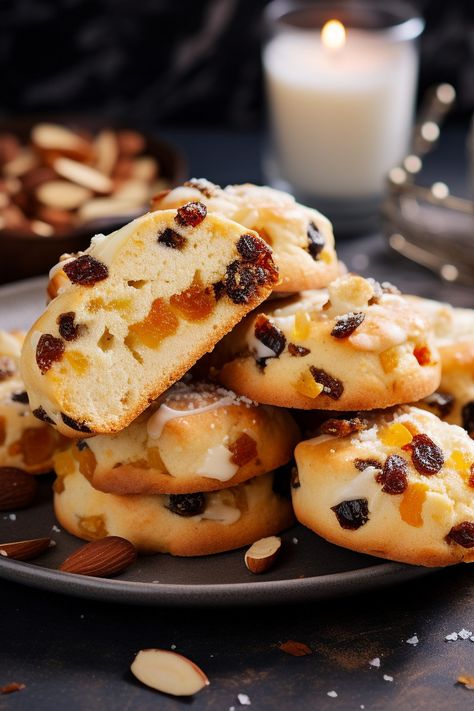 Delicious and festive Italian cookies inspired by panettone bread Italian Holiday Cookies, Panettone Bread, Italian Panettone, Panettone Recipe, Sweet Bakes, Italian Dessert, Italian Cookies, Food Garnishes, Mashed Sweet Potatoes