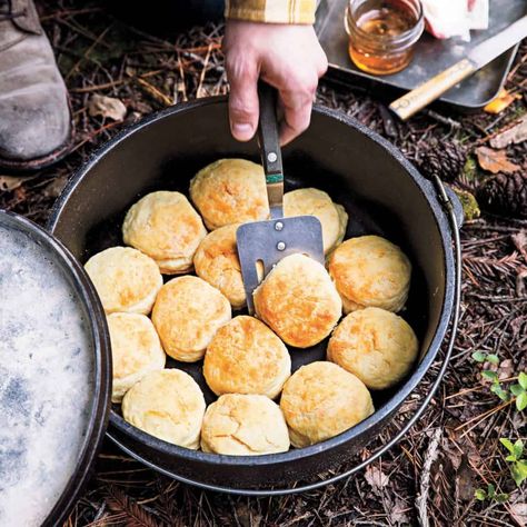 20 Camping Breakfast Ideas for Easy Morning Meals Dutch Oven Recipes For Camping, Cast Iron Dutch Oven Cooking, Recipes For Camping, Bannock Bread, Dutch Oven Recipes Cast Iron, Dutch Oven Camping Recipes, Best Dutch Oven, Dutch Oven Camping, Camping Breakfast