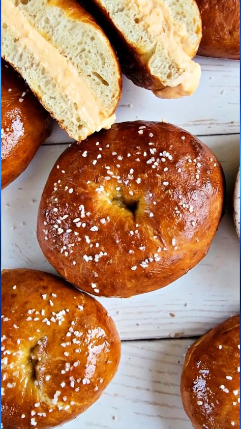 Pretzel Bagels - Simple Cooking with Pep Pretzel Bagel Recipe, Pretzel Bagels, Pretzel Business, Pretzel Bagel, Nutella Star Bread, Ham And Cheese Puff Pastry, Types Of Bagels, Pretzel Sandwich, German Pretzels