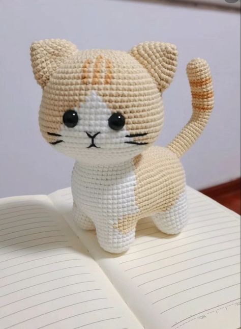 Crochet Animals Free Patterns Cat, Crochet Cute Animals, Crochet Cute, Easy Crochet Animals, Crochet Cat Pattern, Cat Amigurumi, Crochet Animals Free Patterns, Crochet Business, Kawaii Crochet