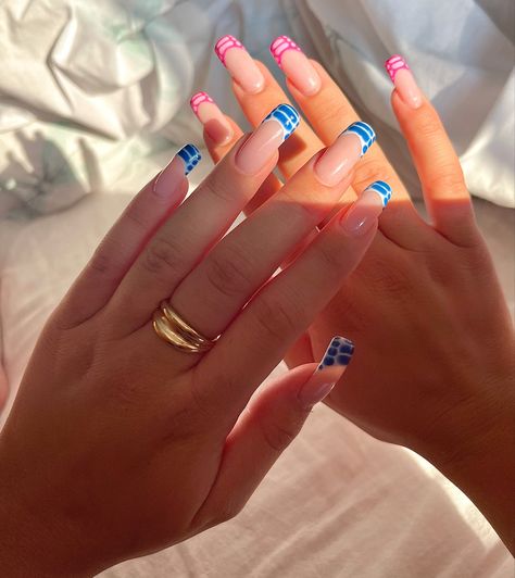 Two Different Nail Colors On Each Hand, Square Nail Designs, Simple Acrylic Nails, Cute Acrylic Nail Designs, Nail Art Diy, French Tip Nails, Dream Nails, Square Nails, Holiday Nails