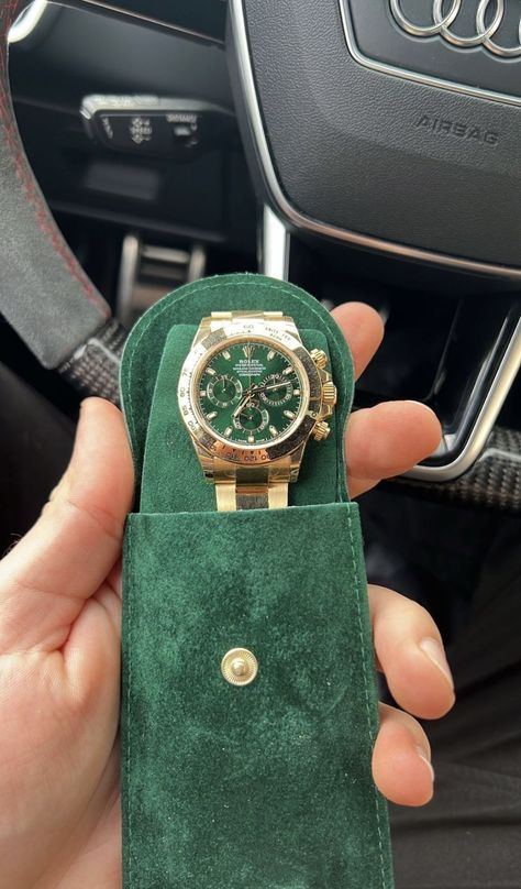 Fancy Watches Men, Aesthetic Watch For Men, Rolex Aesthetic Man, Gold Rolex Mens, Mens Luxury Lifestyle, Fancy Watches, Gold Rolex, Rolex Watches For Men, Gold Watch Men