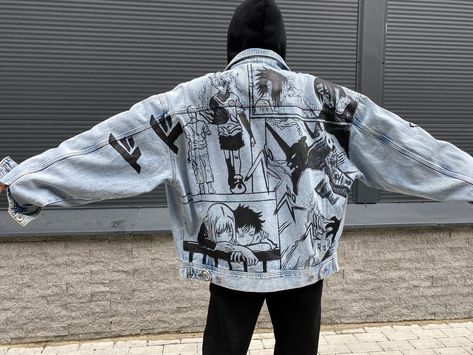 Custom Denim Jacket Men, Anime Jean Jacket, Jacket Hand Painted, Hand Painted Clothes, Anime Jacket, Custom Jean Jacket, Diy Denim Jacket, Manga Clothes, Hand Painted Denim Jacket