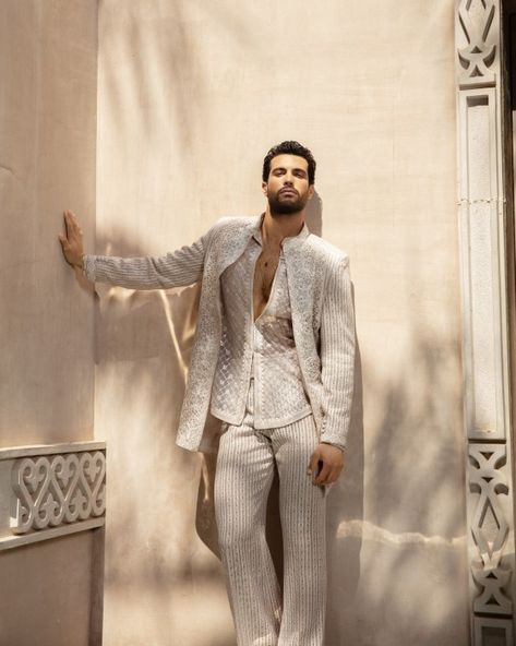 Menswear Indo Western Outfits For Men, Outfit For Wedding, India Fashion Men, Suit For Men Wedding, Man Dress Design, Mens Traditional Wear, Indian Wedding Clothes For Men, Faraz Manan, Sherwani For Men Wedding