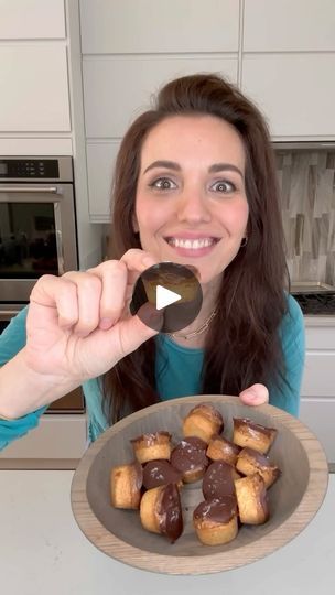 816K views · 39K reactions | COMMENT ‘RECIPE’ to receive a direct link to this recipe in your DMs inbox 🍫✨🍫 The HEALTHY TWIX CUPS are beyond delicious and such a great alternative to store bought candy bars!

Full recipe is on my website: https://hungryhappens.net/healthy-twix-cups/

💙Stella | Stella Drivas 🇬🇷🇺🇸 | hungry.happens · Original audio Twix Cups, Hungry Happens, Healthy Candy, Low Calorie Desserts, Gluten Free Sweets, Fitness Recipes, Healthy Sweets Recipes, Candy Bars, Keto Desserts