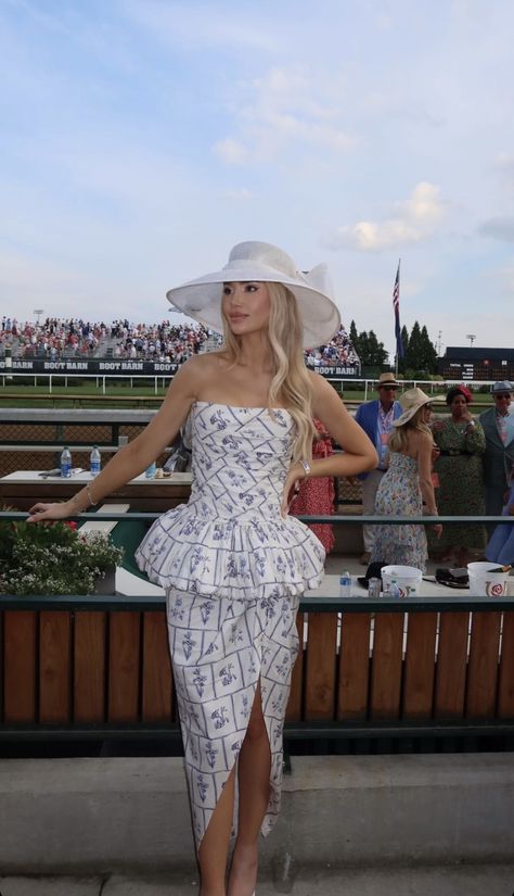 Derby Looks For Women, Races Outfits For Women, Horse Race Outfits For Women, Horse Racing Outfits Women, Horse Races Outfit, Ladies Day At The Races Outfit, Kentucky Derby Outfit For Women, Horse Race Outfit, Ladies Day Outfits