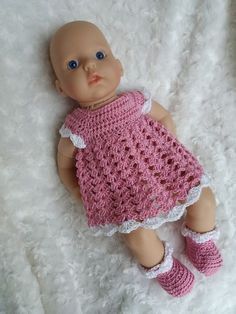 Linmary Knits: Annabell crochet dress and booties Baby Born Kleidung, Baby Born Clothes, Crochet Doll Clothes Free Pattern, Crochet Doll Clothes Patterns, Baby Doll Clothes Patterns, Crocheted Dress, Knitting Dolls Clothes, Crochet Doll Dress, Doll Clothes Patterns Free