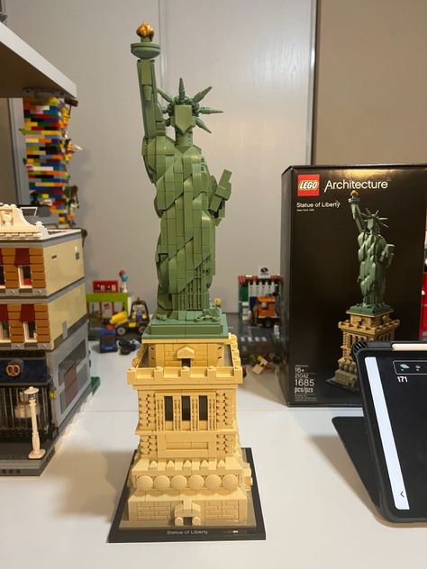 Picture of fully assembled LEGO model of the Statue of Liberty Lego Statue Of Liberty, Lego Statue, Lego Architecture, Interesting History, Christmas List, Statue Of Liberty, House Exterior, Lego, Statue