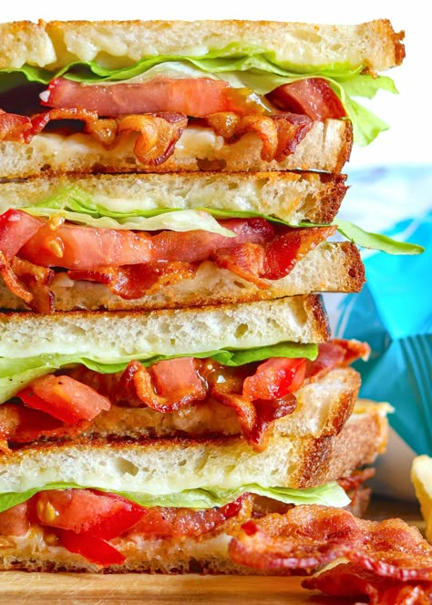 Making Pasta Sauce, Blt Grilled Cheese, Blt Recipe, Summer Tomato Recipe, Blt Recipes, Easy Grilled Cheese, Grilled Cheese Recipe, Grilled Sandwiches, Sandwhich Recipes