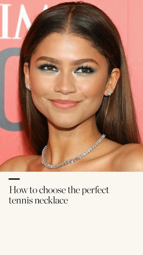 Zendaya wearing a diamond tennis necklace Everyday Tennis Necklace, Tennis Necklace Styling, Graduated Diamond Tennis Necklace, Diamond Tennis Necklace Outfit, Tennis Necklace Outfit Casual, Tennis Necklace Outfit, Tennis Diamond Necklace, Choker Necklace Outfit, Tennis Necklace Diamond