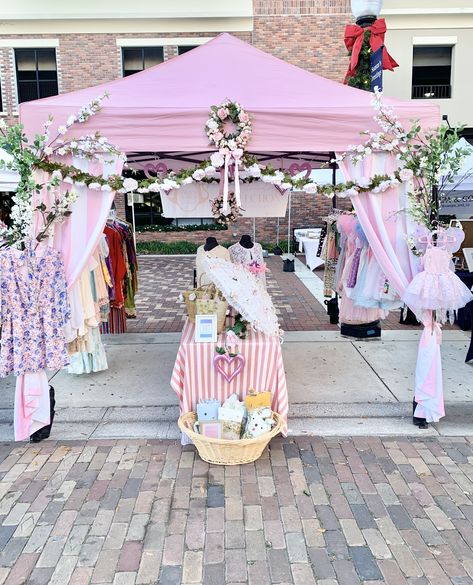 Farmer’s market whimsical pink pop-up shop tent Boutique Pop Up Tent Display Ideas, Pop Up Shop Tent Ideas, Pink Craft Fair Booth, Boutique Setup Ideas Booth Displays, Farmers Market Pop Up, Pink Vendor Booth, Boutique Tent Display, Pink Pop Up Shop, Pop Up Tent Decorating Ideas