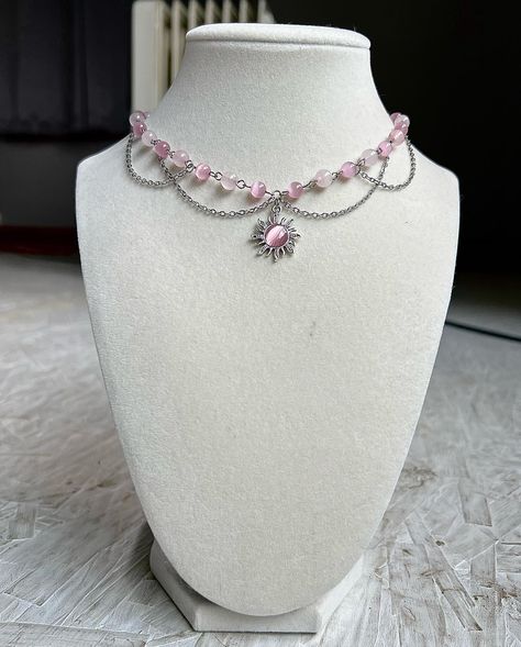 ‘Spring Sunlight’ Necklace ☀️ made with pink cat eye beads, rose quartz beads, and stainless steel findings 34cm + 6cm extension chain available now, link in bio ☀️ #explorepage #necklace #pink #sun Beaded Choker Ideas, Bead Necklace Ideas, Diy Necklace Easy, Cat Eye Beads, Cat Eye Necklace, Pink Beaded Necklace, Pink Cat Eye, Necklace Model, Pretty Jewelry Necklaces