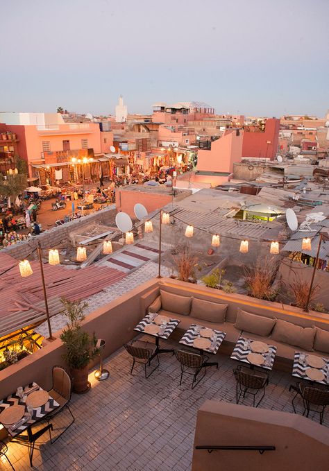 this week's wear this there is made up of one of my favorite restaurants and books. first up, nomad — a restaurant that sits atop marrackech's souk. Roof Top Cafe, Nomad Restaurant, Outdoor Restaurant Patio, Medina Marrakech, Rooftop Restaurant Design, Outdoor Restaurant Design, Rooftop Terrace Design, Rooftop Design, Restaurant Patio