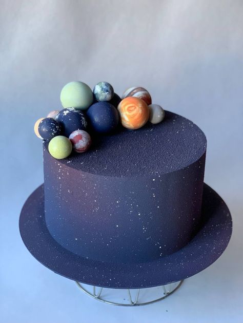 Sweets Decoration, Gradient Cake, Dark Gradient, Cake Decorating Designs, Bake Off, 8th Birthday, Cute Cakes, Birthday Decorations, Decoration Ideas