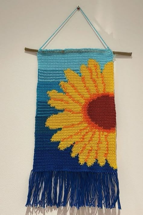 Crochet Wall Hanging Patterns, Crochet Wall Decor, Intarsia Crochet, Art Au Crochet, Slip Stitch Crochet, Large Crochet Hooks, Beau Crochet, Crochet Wall Art, Hanging Crochet