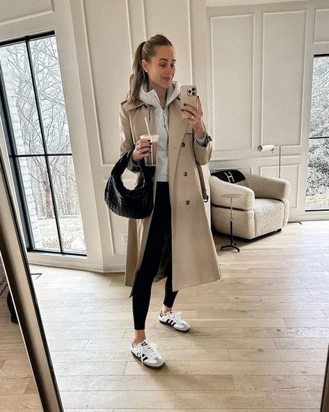 30 Adidas Samba Outfit Ideas Influencers Can't Get Enough of 2024 Casual Trench Coat Outfit, Samba Adidas Outfit, Looks Adidas, Comfortable Winter Outfits, Adidas Outfit Women, Adidas Samba Outfit, Trainers Outfit, Mode Mantel, Look Legging