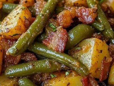 Comfort in a Skillet: Savor Country Ranch Green Beans and Potatoes with Bacon! - NewsBreak Green Beans With Sausage, Creative Dinners, Beans With Sausage, Ranch Green Beans, Turkey Bacon Recipes, Smothered Green Beans, Seasoned Green Beans, Potatoes With Bacon, Vegetables Dishes